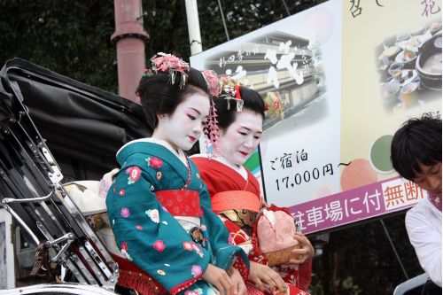 Gueishas en ricksaw